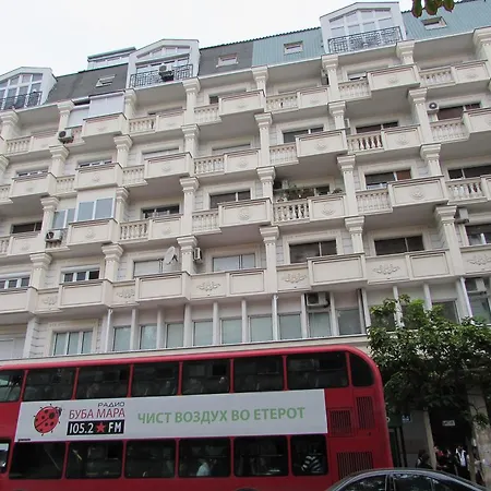 Square Apartment